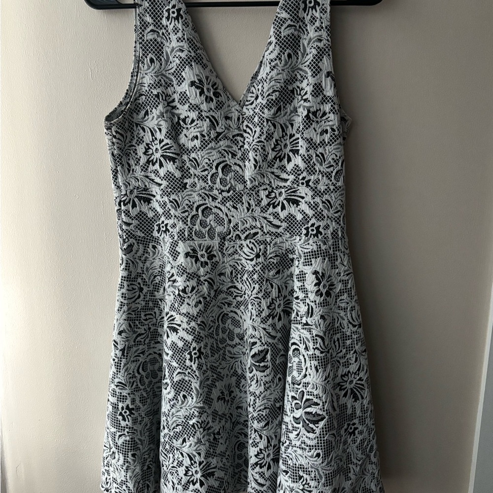 Black and White Floral Dress Large